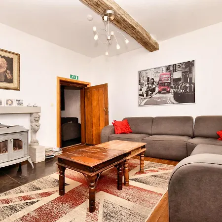 Welcome To Ideal For Groups Feriehus Robertville